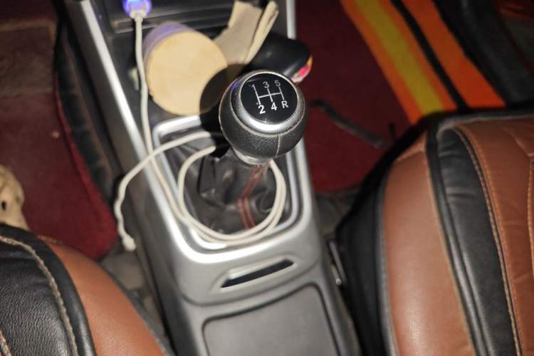 Used Brilliance V3 2015 1.5L Manual Smart Version Gear Lever