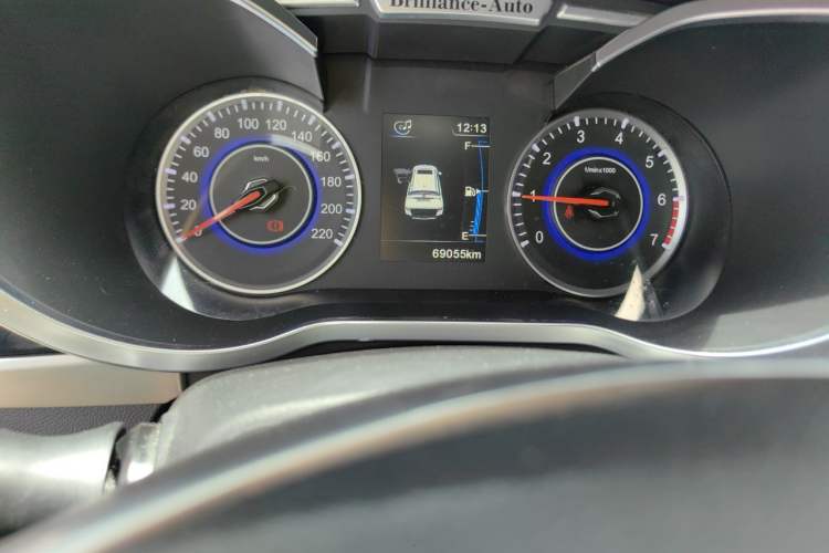 Used Brilliance V3 2015 1.5L Manual Smart Version Odometer Close Up
