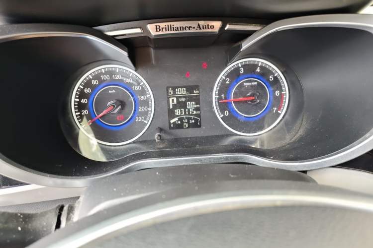 Used Brilliance V3 2015 1.5L Automatic Elite Model Odometer Close Up