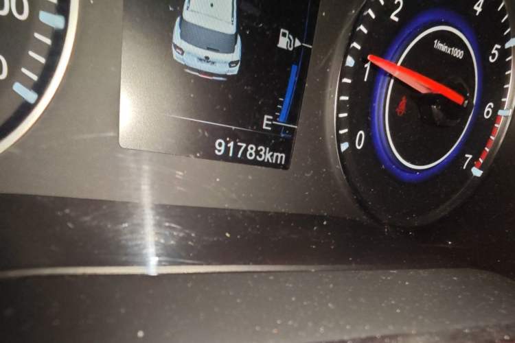 Used Brilliance V3 2015 1.5L Manual Smart Version Odometer Close Up