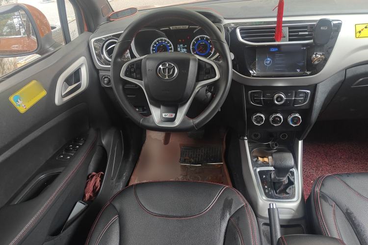Used Brilliance V3 2015 1.5L Automatic Elite Model Steering Wheel