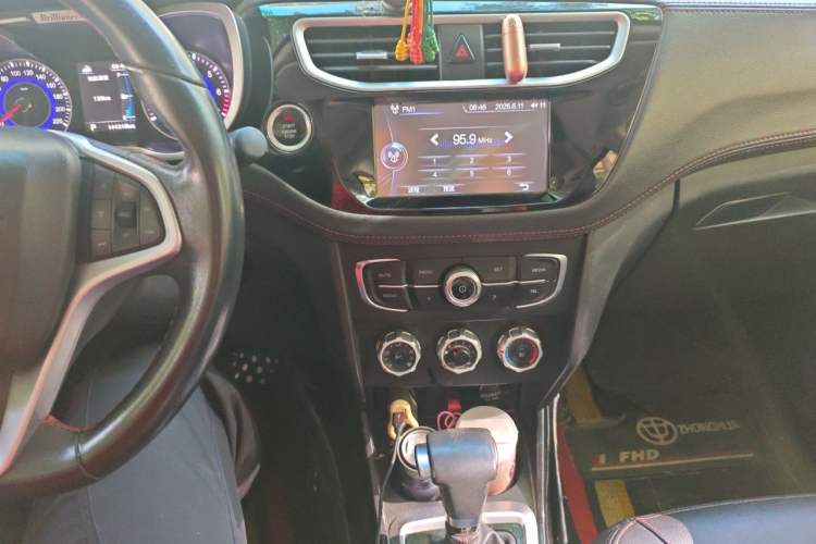 Used Brilliance V3 2016 1.5L Automatic Smart Version Audio And AC Panel
