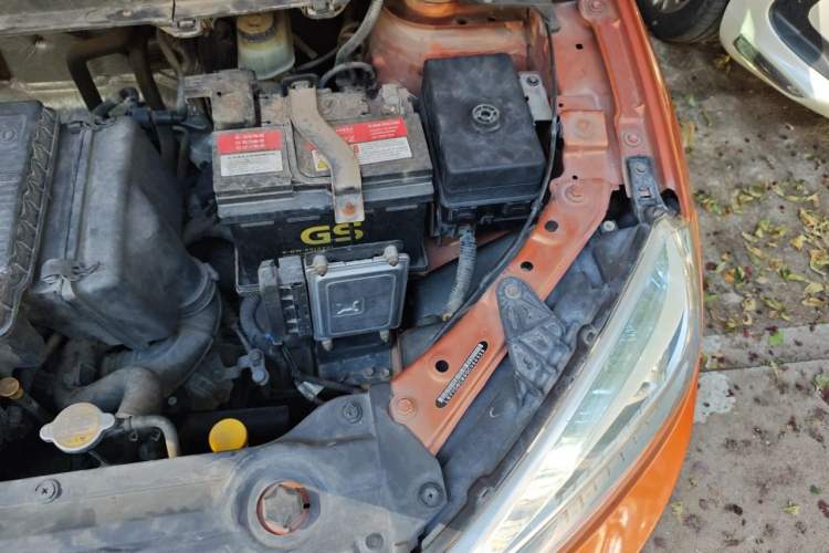 Used Brilliance V3 2016 1.5L Automatic Smart Version Engine Bay Left