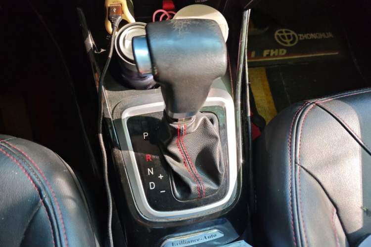 Used Brilliance V3 2016 1.5L Automatic Smart Version Gear Lever
