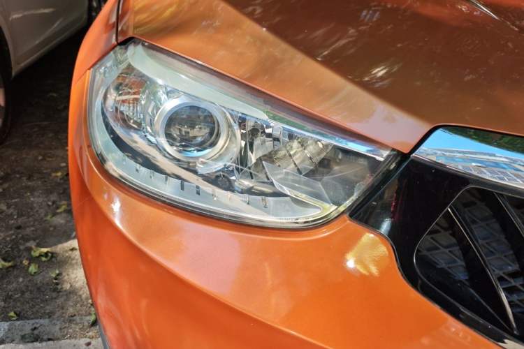 Used Brilliance V3 2016 1.5L Automatic Smart Version Right Front Headlight