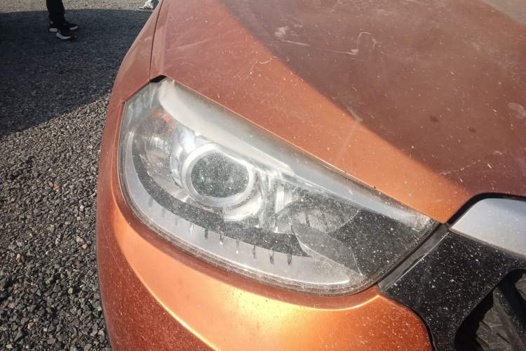 Used Brilliance V3 2016 1.5L Manual Comfort Model Right Front Headlight