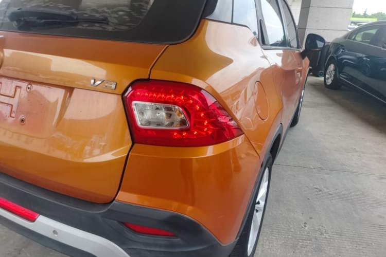 Used Brilliance V3 2016 1.5L Automatic Smart Version Right Rear Taillight