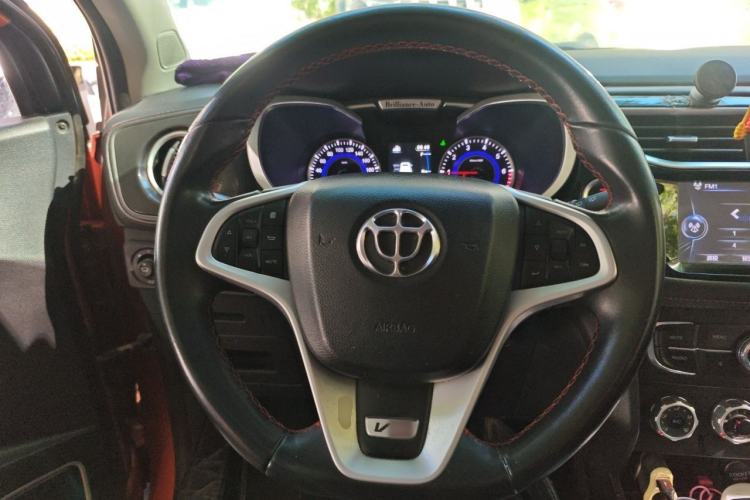 Used Brilliance V3 2016 1.5L Automatic Smart Version Steering Wheel