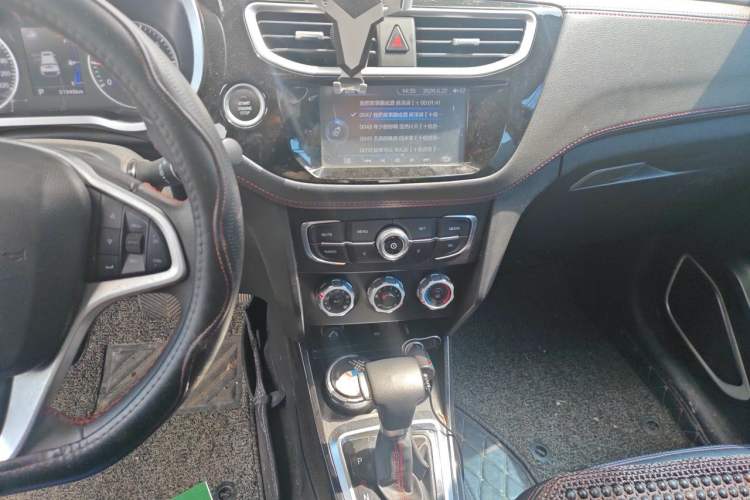 Used Brilliance V3 2016 1.5L Automatic Smart Version Audio And AC Panel