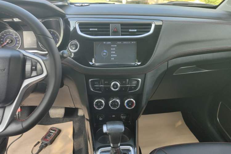 Used Brilliance V3 2016 1.5L Automatic Smart Version Audio And AC Panel