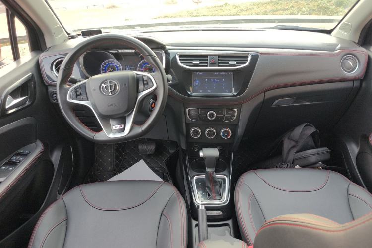Used Brilliance V3 2016 1.5L Automatic Elite Model Center Console