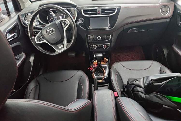 Used Brilliance V3 2016 1.5T Automatic Flagship Model Center Console