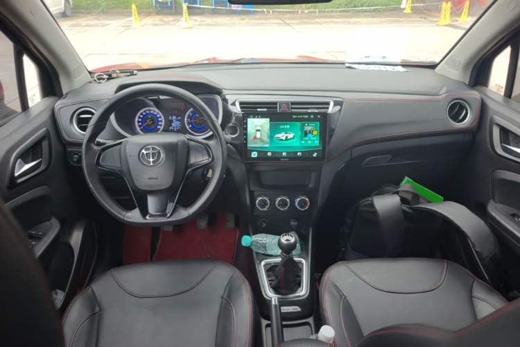 Used Brilliance V3 2016 1.5L Manual Comfort Model Center Console