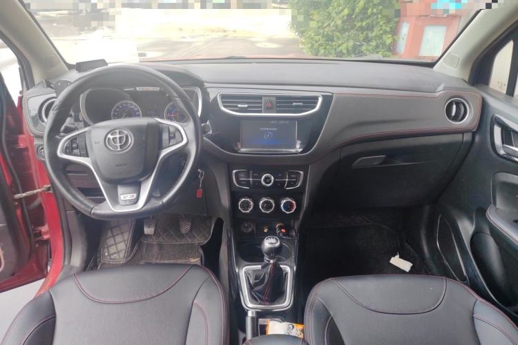 Used Brilliance V3 2016 1.5L Manual Elite Version Center Console