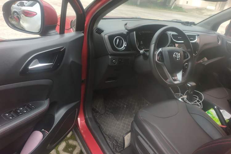 Used Brilliance V3 2016 1.5L Automatic Smart Version Driver Seat
