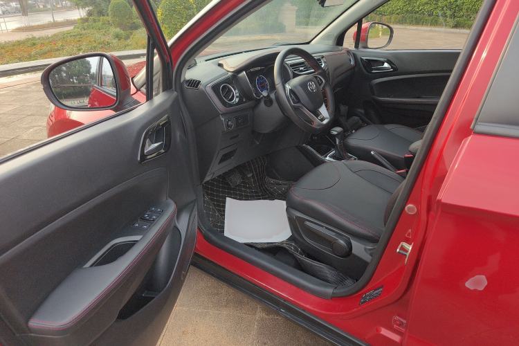 Used Brilliance V3 2016 1.5L Automatic Elite Model Driver Seat