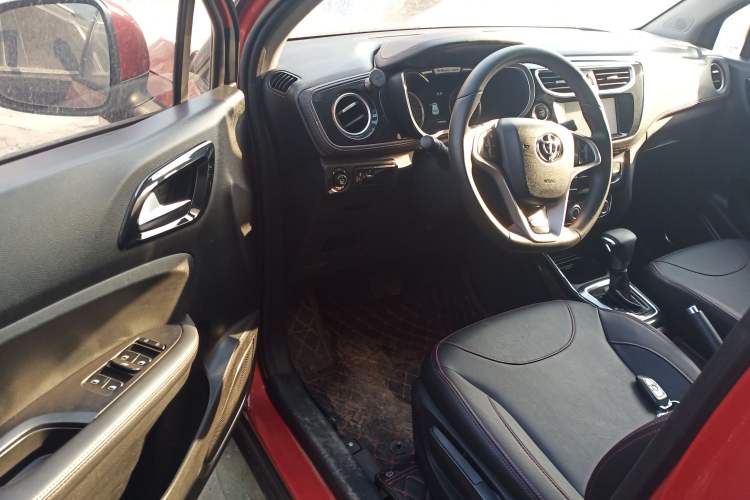 Used Brilliance V3 2016 1.5T Automatic Flagship Model Driver Seat