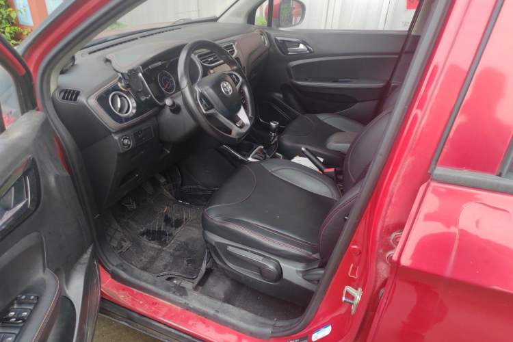 Used Brilliance V3 2016 1.5L Manual Elite Version Driver Seat