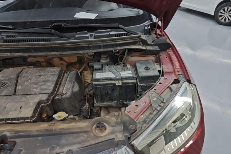 Used Brilliance V3 2016 1.5L Manual Smart Version Engine Bay Left