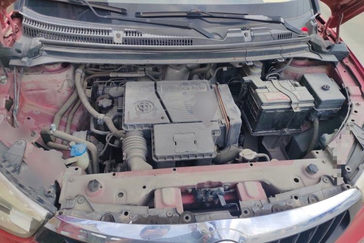 Used Brilliance V3 2016 1.5L Manual Elite Version Engine Bay
