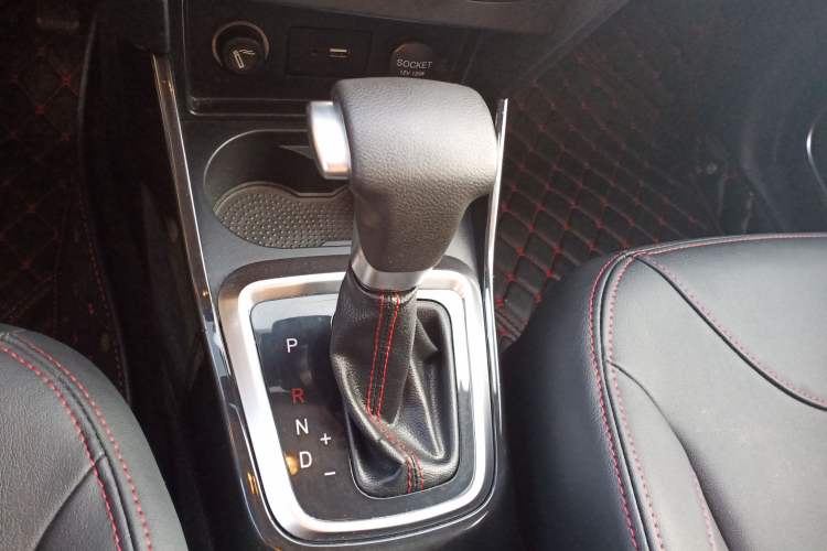Used Brilliance V3 2016 1.5T Automatic Flagship Model Gear Lever