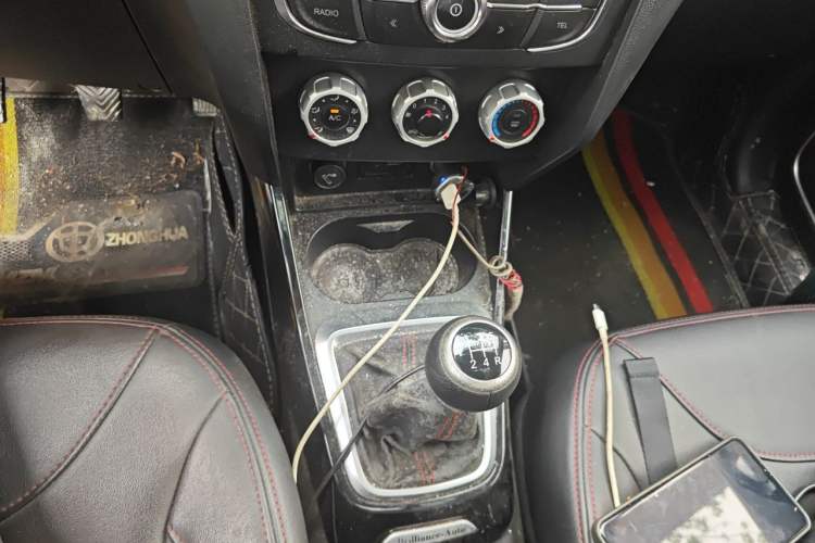 Used Brilliance V3 2016 1.5L Manual Smart Version Gear Lever