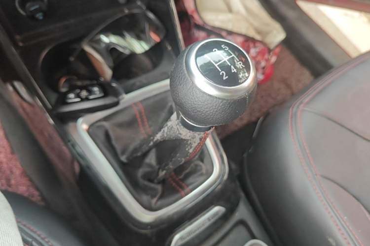 Used Brilliance V3 2016 1.5T Manual Flagship Model Gear Lever