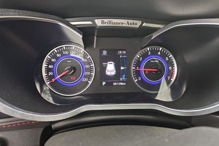 Used Brilliance V3 2016 1.5T Automatic Flagship Model Instrument Cluster