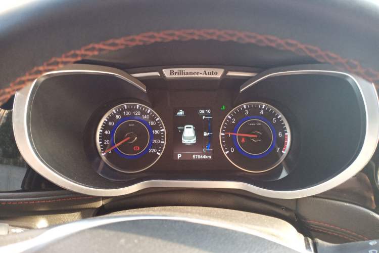 Used Brilliance V3 2016 1.5T Automatic Flagship Model Instrument Cluster