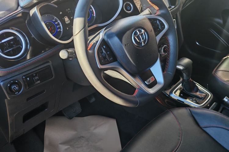 Used Brilliance V3 2016 1.5L Automatic Smart Version Interior 5
