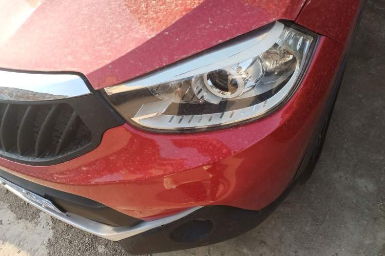 Used Brilliance V3 2016 1.5T Automatic Flagship Model Left Front Headlight