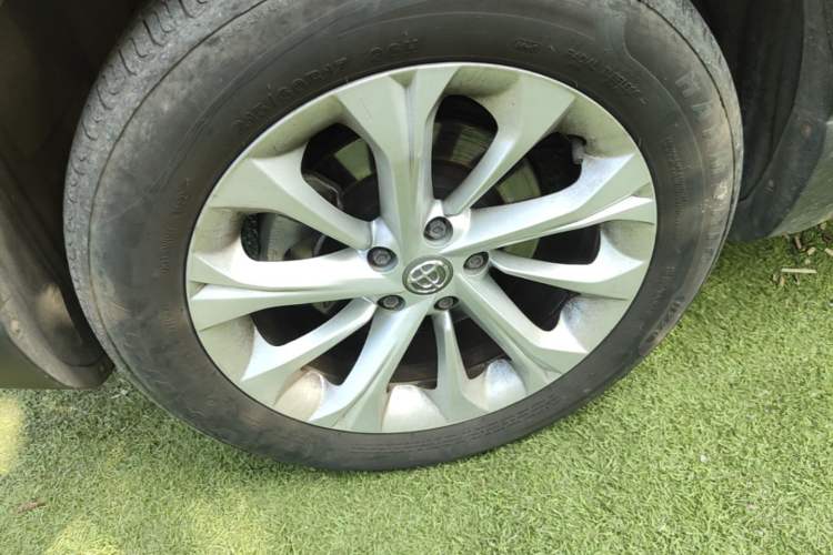 Used Brilliance V3 2016 1.5L Automatic Smart Version Left Front Wheel Hub