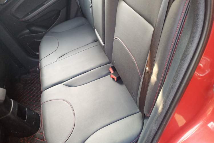 Used Brilliance V3 2016 1.5T Automatic Flagship Model Left Rear Seat