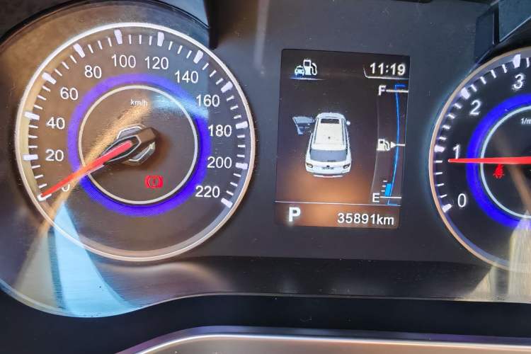 Used Brilliance V3 2016 1.5L Automatic Smart Version Odometer Close Up