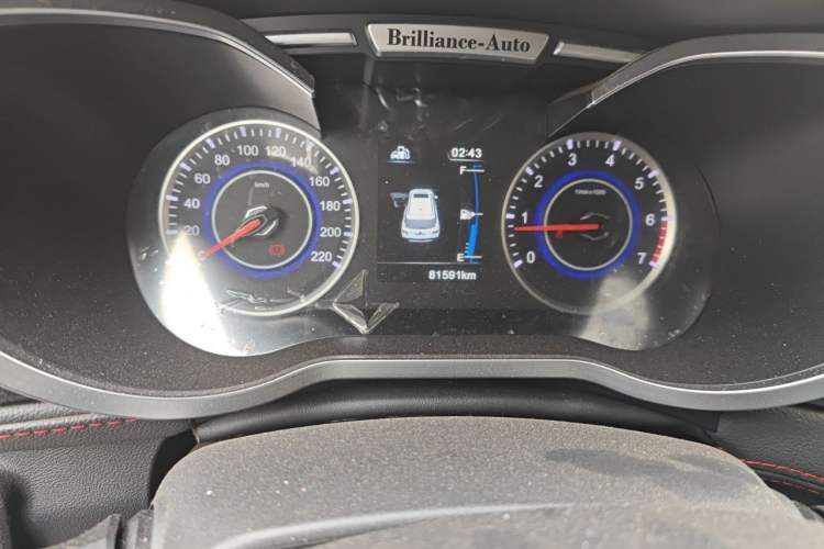 Used Brilliance V3 2016 1.5L Manual Smart Version Odometer Close Up