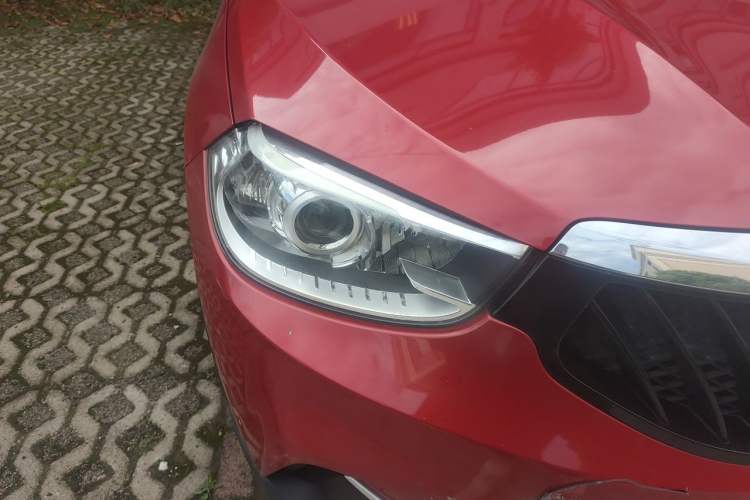 Used Brilliance V3 2016 1.5L Automatic Smart Version Right Front Headlight