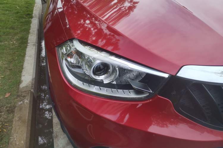 Used Brilliance V3 2016 1.5L Manual Smart Version Right Front Headlight