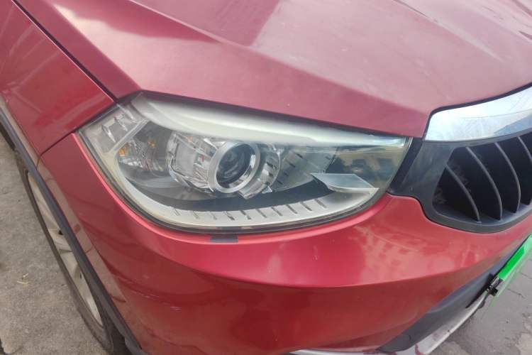 Used Brilliance V3 2016 1.5L Manual Elite Version Right Front Headlight