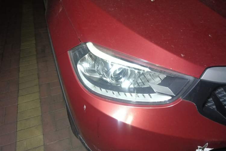 Used Brilliance V3 2016 1.5L Automatic Comfort Model Right Front Headlight