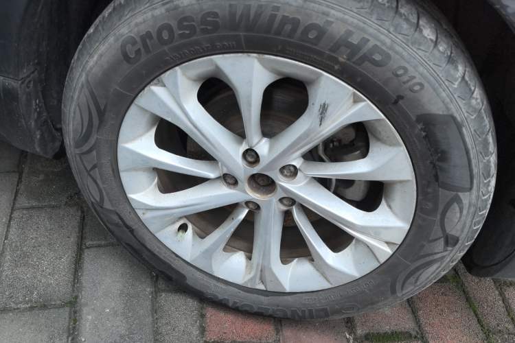 Used Brilliance V3 2016 1.5L Manual Comfort Model Right Front Wheel Hub