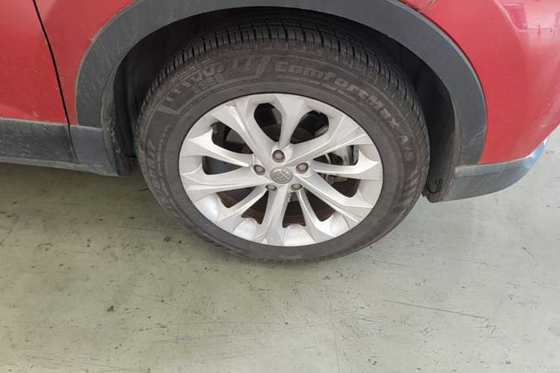 Used Brilliance V3 2016 1.5L Manual Comfort Model Right Front Wheel Hub
