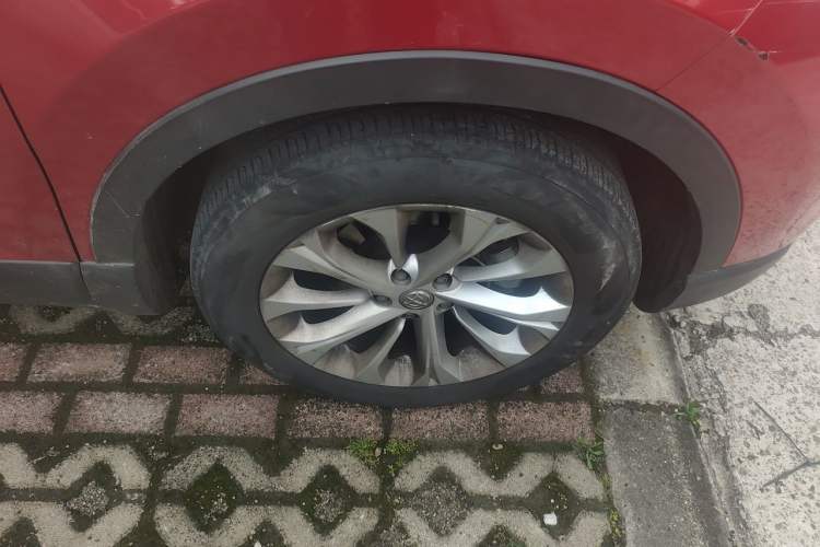 Used Brilliance V3 2016 1.5L Automatic Smart Version Right Front Wheel Hub