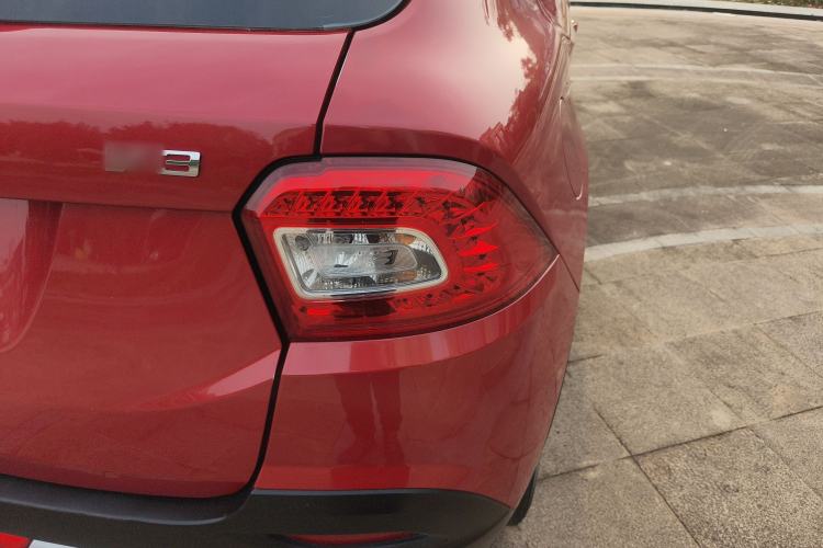 Used Brilliance V3 2016 1.5L Automatic Elite Model Right Rear Taillight