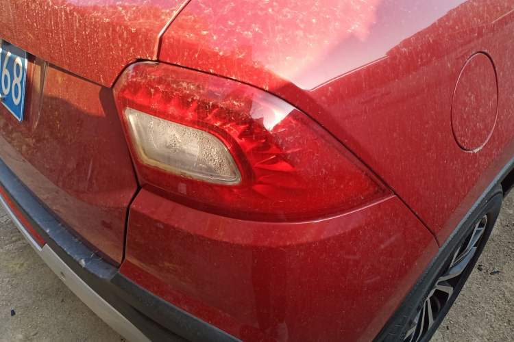 Used Brilliance V3 2016 1.5T Automatic Flagship Model Right Rear Taillight