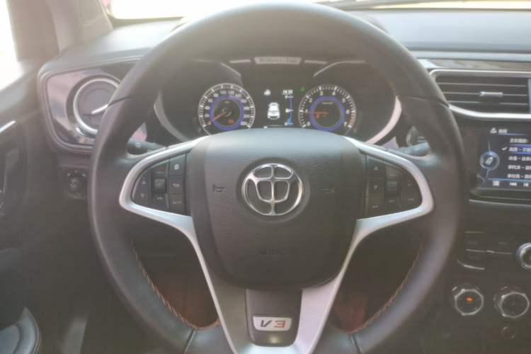 Used Brilliance V3 2016 1.5L Automatic Smart Version Steering Wheel