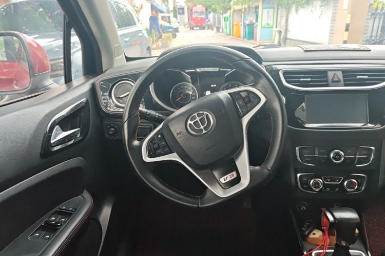 Used Brilliance V3 2016 1.5T Automatic Flagship Model Steering Wheel