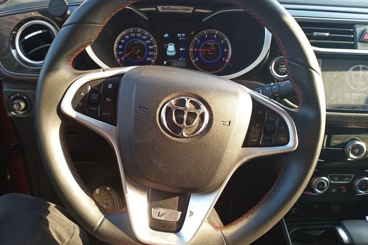 Used Brilliance V3 2016 1.5T Automatic Flagship Model Steering Wheel