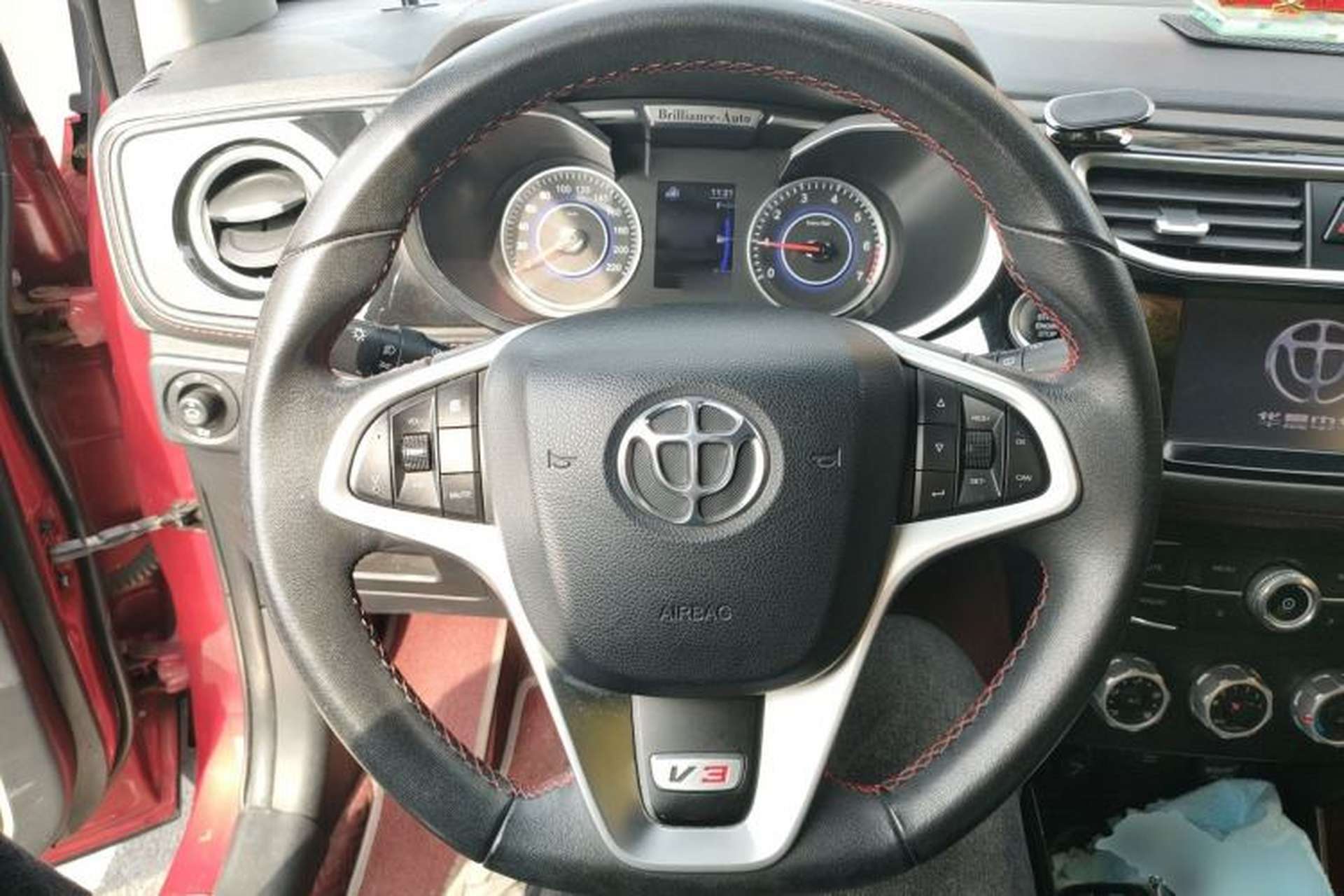 Used Brilliance V3 2016 1.5L Manual Smart Version Steering Wheel