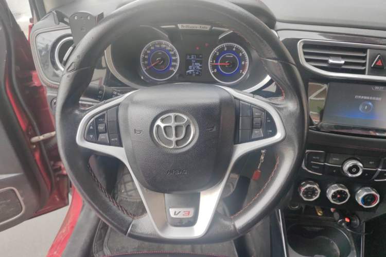Used Brilliance V3 2016 1.5L Manual Elite Version Steering Wheel