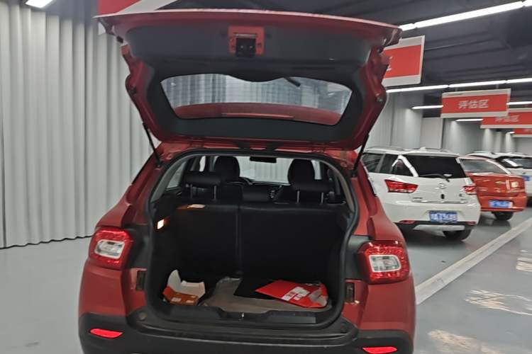 Used Brilliance V3 2016 1.5L Manual Smart Version Trunk